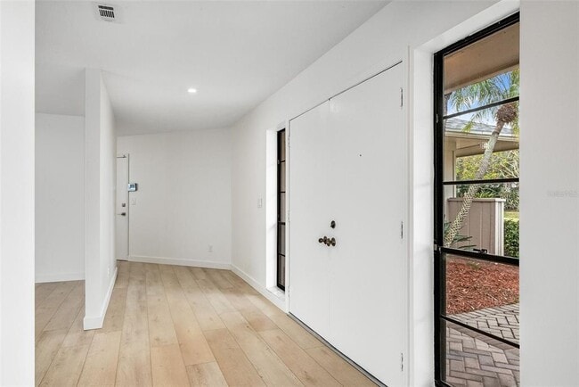 Building Photo - 5 Cache Cay Dr