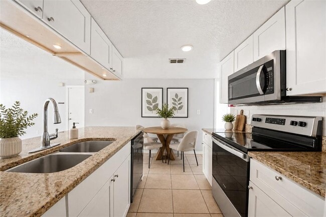 Building Photo - 2723 N Poinciana Blvd