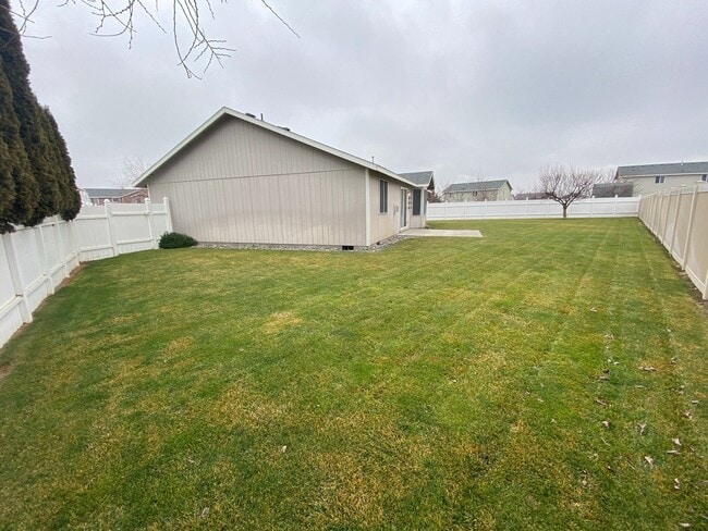 Building Photo - 5822 Austin Ct