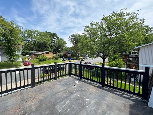 Building Photo - Relaxing 3 Bed 2.5 Bath Single Family Home...