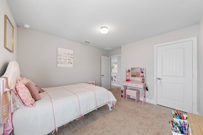 Building Photo - Spacious 4-Bed Oasis with Pool Access & Modern Upgrades in New Braunfels