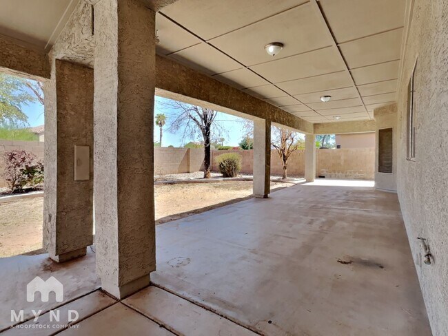 Building Photo - 17217 N Larkspur Ln