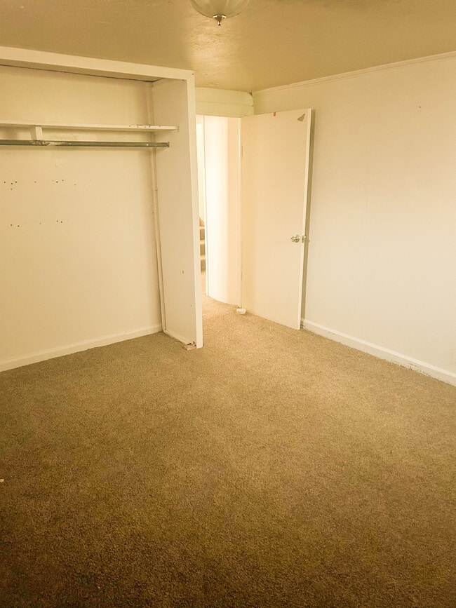 Building Photo - 1721 S Shoshone St