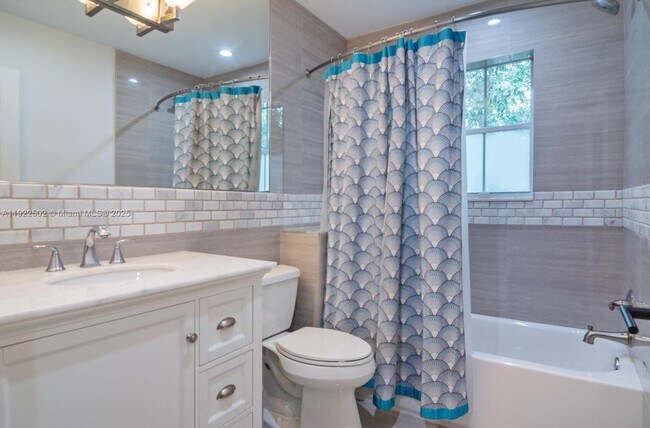 Building Photo - 1140 Chestnut Ln