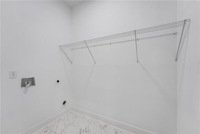 Building Photo - 2150 Essex Ave SW