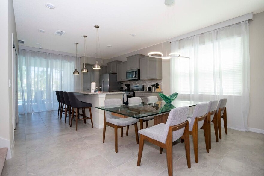Building Photo - 7316 Oakmoss Loop