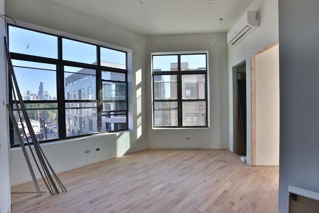 Building Photo - Brand New Studio in Wicker Park. 12' Ceili...