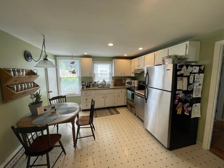 Building Photo - 83 Brayton Rd