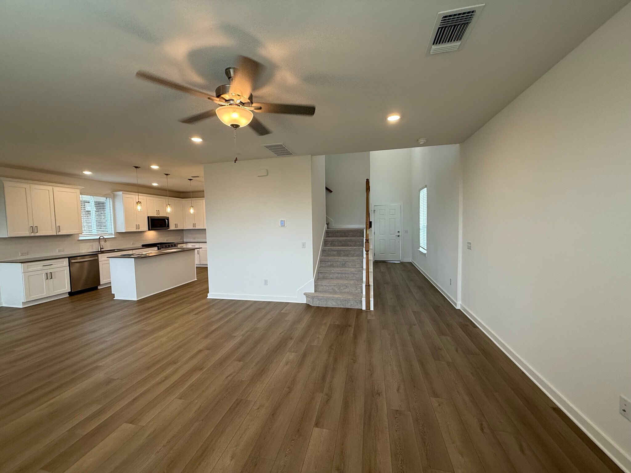 Building Photo - 480 Tailwind Dr