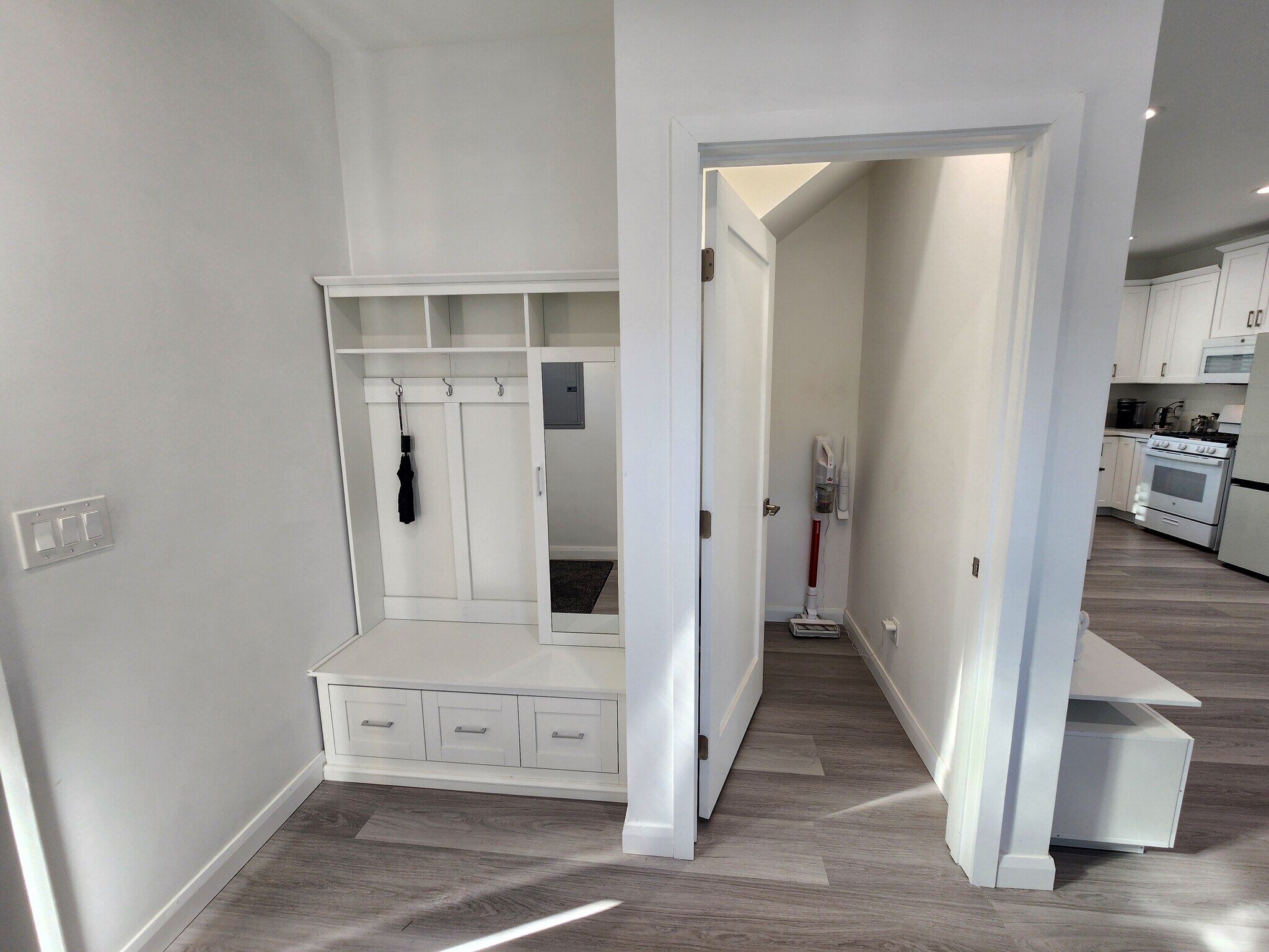 Building Photo - 10742 Gerald Ave