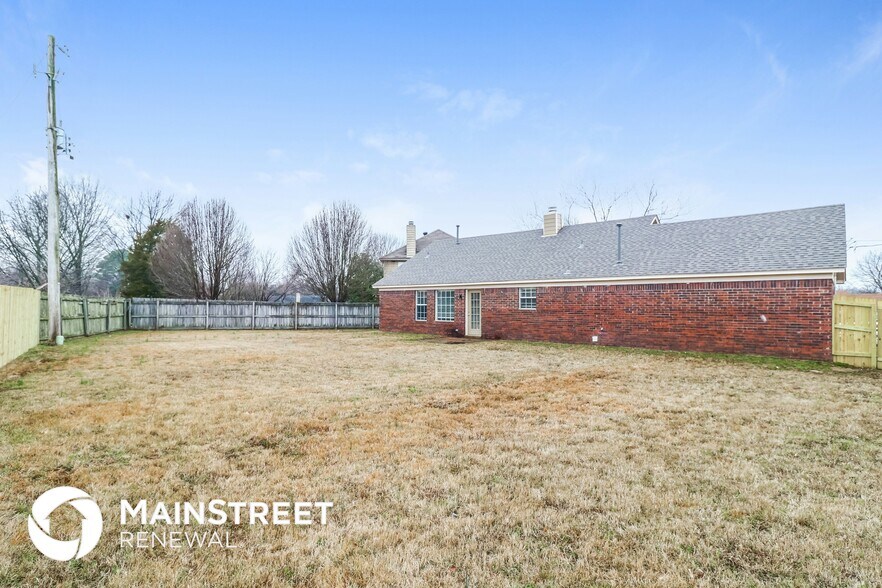 Building Photo - 5536 Terri Lynn Cove