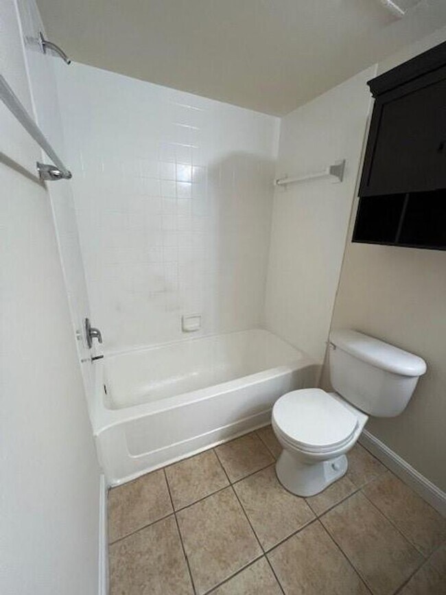 Building Photo - 7630 Westwood Dr