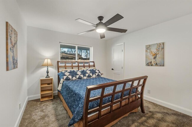 Building Photo - 2107 Lewood Cir