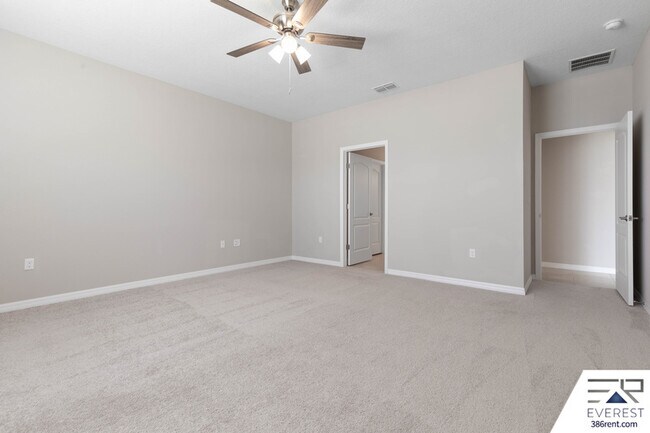 Building Photo - 12 Lysander Ln