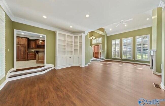 Building Photo - 104 Elm Cove