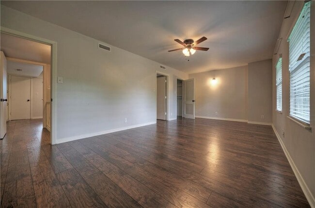 Building Photo - 2105 Rabb Rd