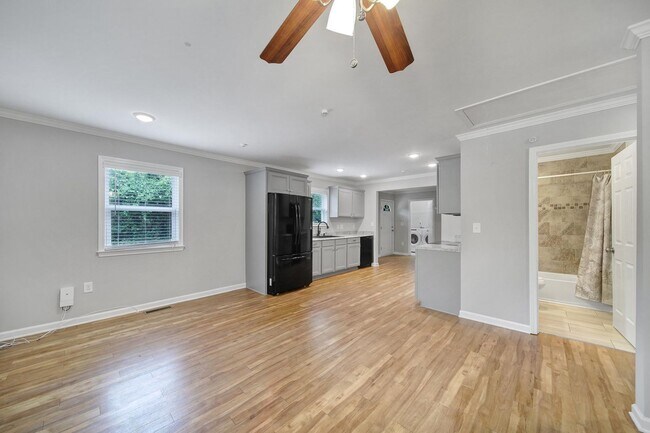 Building Photo - Beautiful Brick Home With Large Driveway