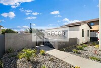 Building Photo - 1638 Elm Ave