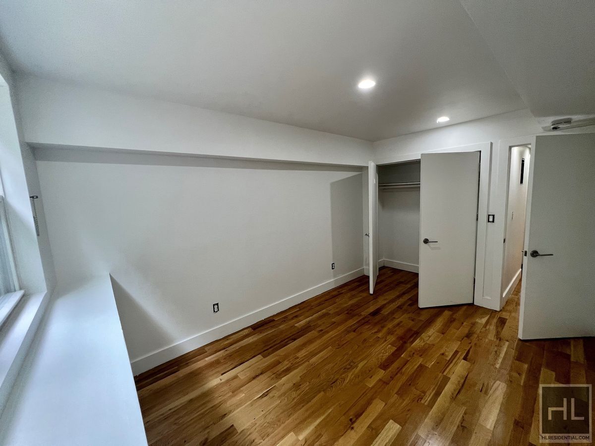 Building Photo - 2BR 1BA Townhouse Private Garden & In-Unit Laundry on Ocean Hill Bushwick Border