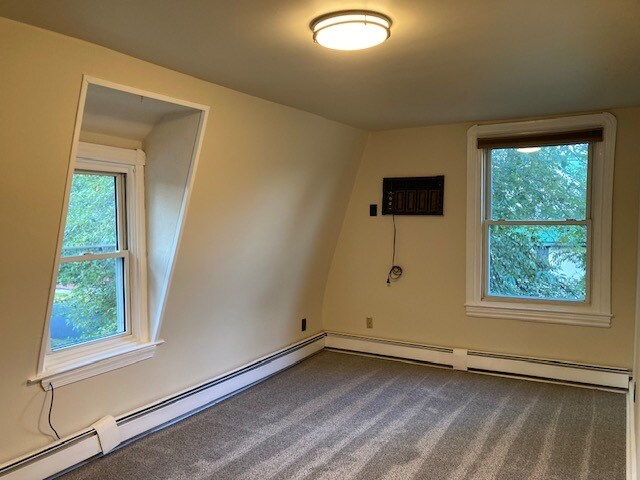 bedroom - 28 Beverly Ave
