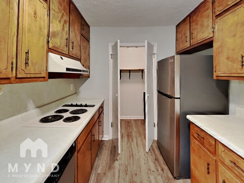 Building Photo - 2286 Briarwood Cir SW