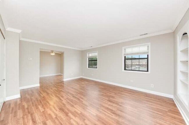 Building Photo - 1512 W Jefferson Ave