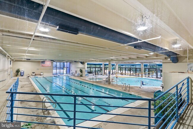 Building Photo - 3005 S Leisure World Blvd
