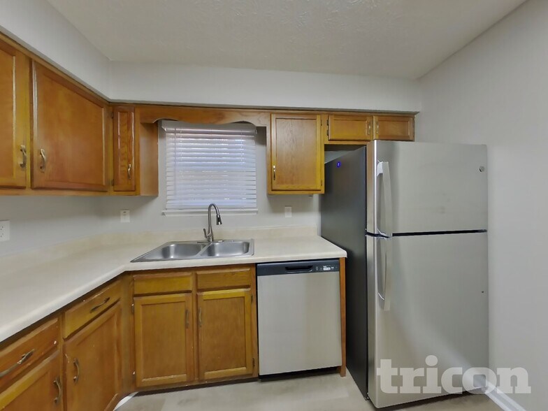 Building Photo - 236 Independence Dr