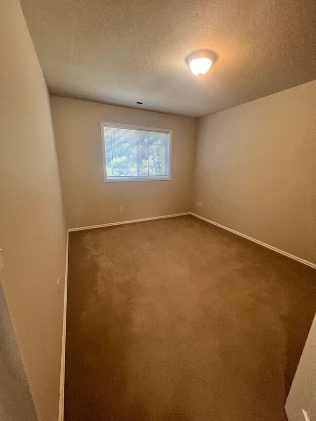Building Photo - 863 SE Bayshore Cir