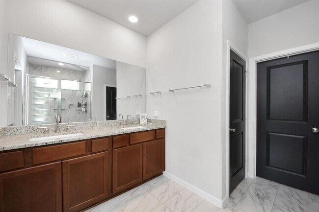 Building Photo - 21638 Laggan Clf Ln