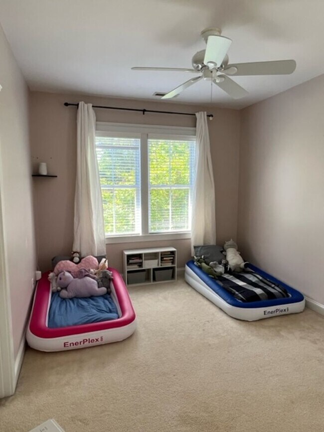Building Photo - Upscale Home In Prime Huntersville Monteit...