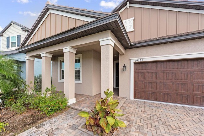 Building Photo - 14265 17th Ct E