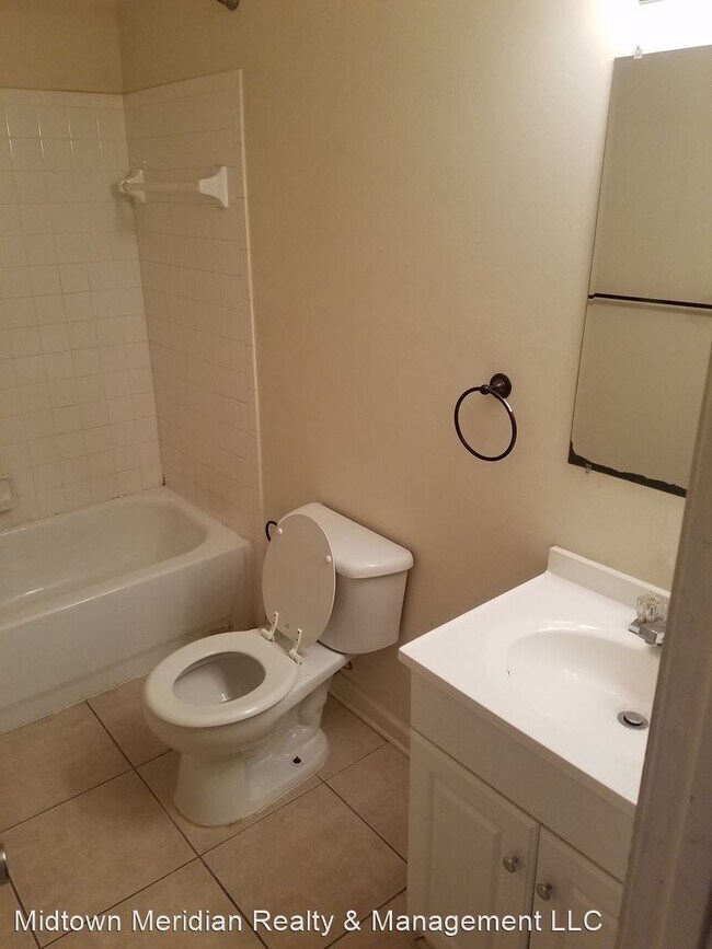 Building Photo - 2 br, 2 bath House - 1322 Burgess Dr