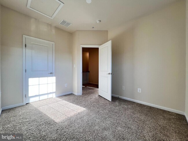 Building Photo - 22730 Autumn Breeze Ave
