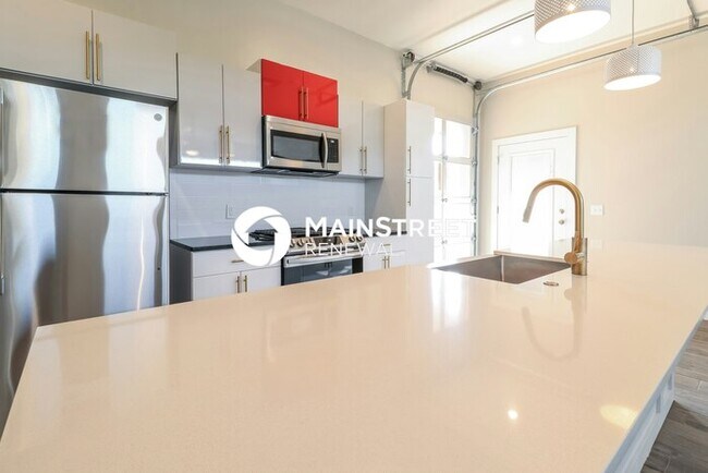 Building Photo - 3 Bedroom Pet-Friendly Home in Oklahoma City, OK with Main Street Renewal