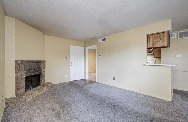 Building Photo - 9000 Bissonnet St