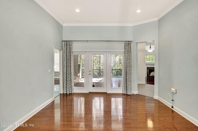 Building Photo - 1837 Forest Glen Way