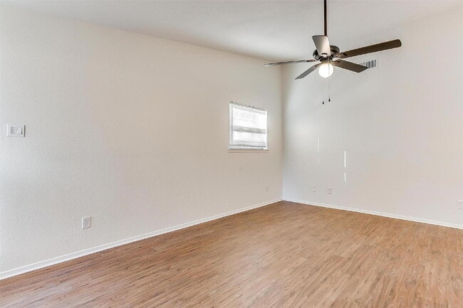 Building Photo - 2 Bed Duplex in Fairmount!