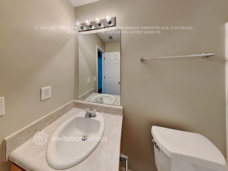 Building Photo - 254 Bonnes Dr SW