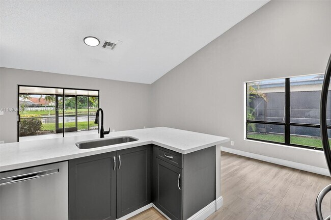 Building Photo - 9645 El Clair Ranch Rd