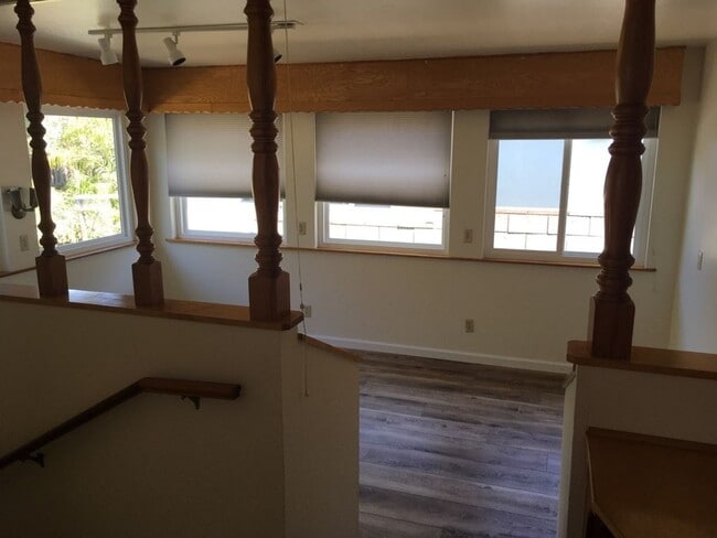 Building Photo - 62 Young Dr