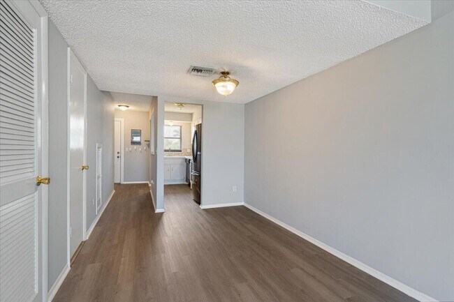 Building Photo - 1300 Seaway Dr