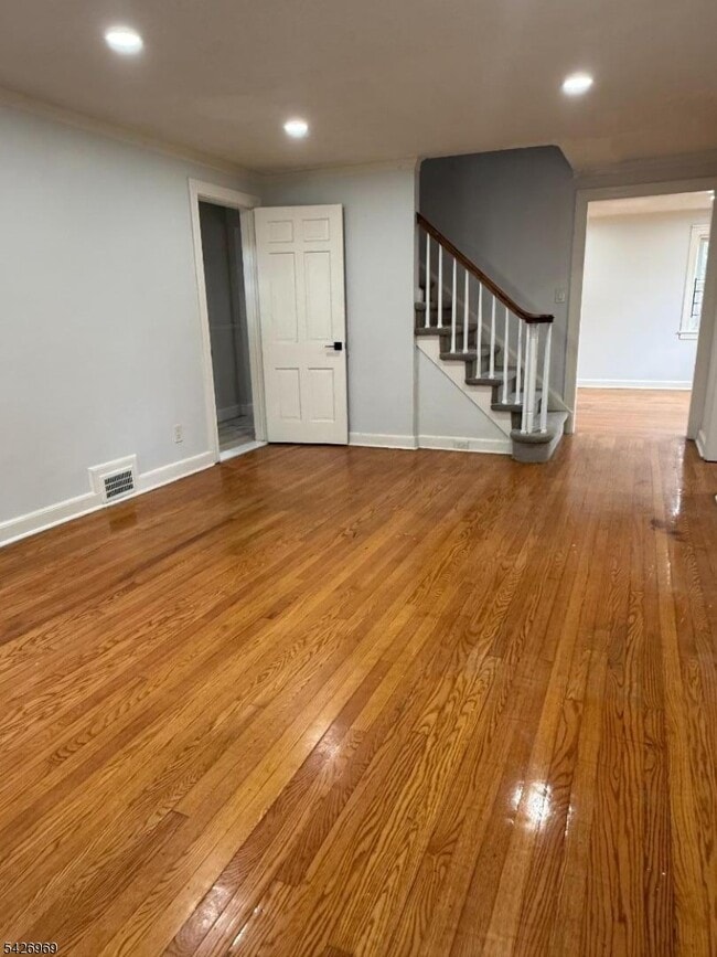 Building Photo - 271 Fuller Terrace