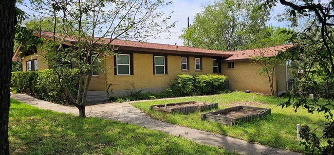 Building Photo - 5612 E Martin Luther King Jr Blvd