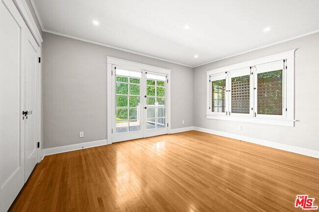 Building Photo - 1441 N Ogden Dr