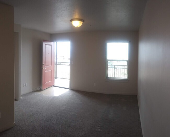 Building Photo - 1026 N 1090 W St