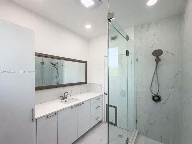 Building Photo - 1690 Daytonia Rd