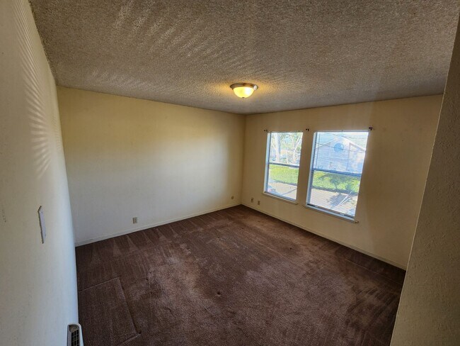 Building Photo - Swazey Apartments -