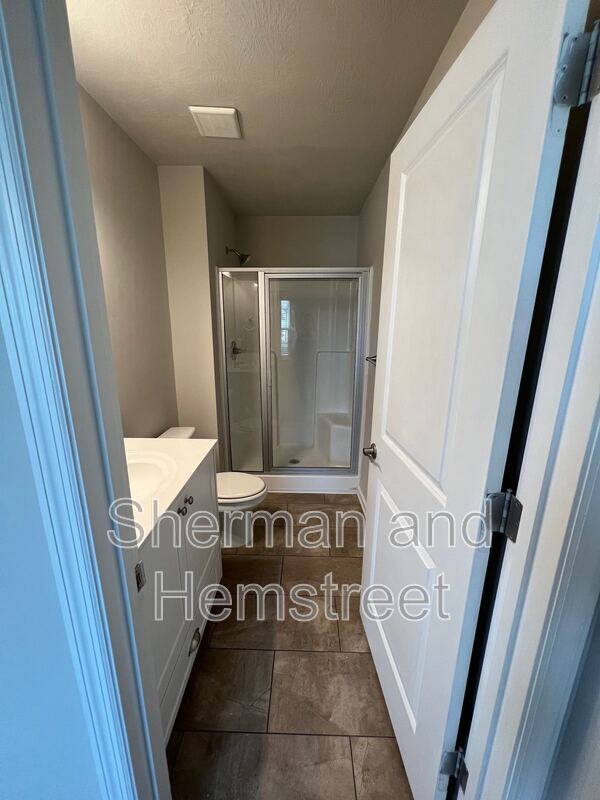 Building Photo - 672 Dobhill Ln