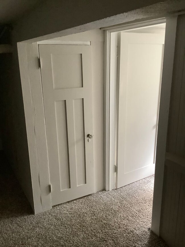 Building Photo - Large home/3bed 3 bath with bonus/office room just outside of PSNS and close to Bremerton Ferry